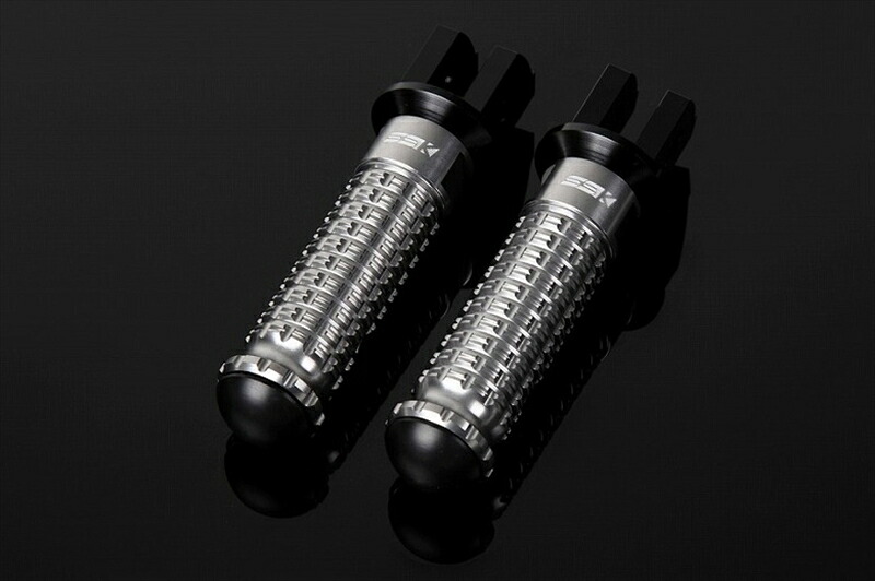 【5日前後で発送】バイクパーツ ステップ エスエスケイ スピードラ アルミ削タンデムステップ スタンダード パッセンジャー用/取付部カラー:ブラック/ステップバーカラー:チタン AFPS219TM 4580540761440