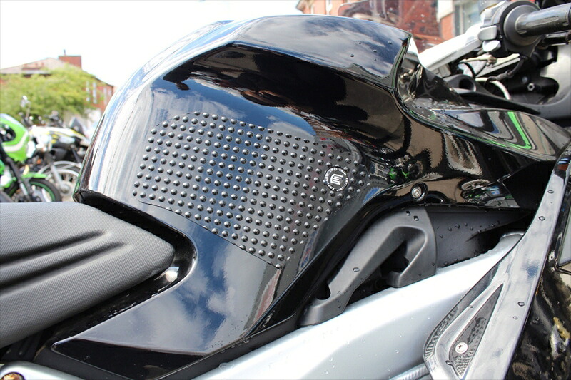 バイクパーツ 外装 R&G(アールアンドジー) Eazi-Grip Tank Grips:EVO:BLACK COLOR RG-EVO100BL 4573619290965