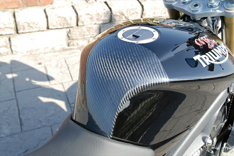 バイクパーツ 外装 MOTO VELOCE(モトベローチェ) タンクエンド アヤオリカーボン D01-TRIUM-950A 4548664073832