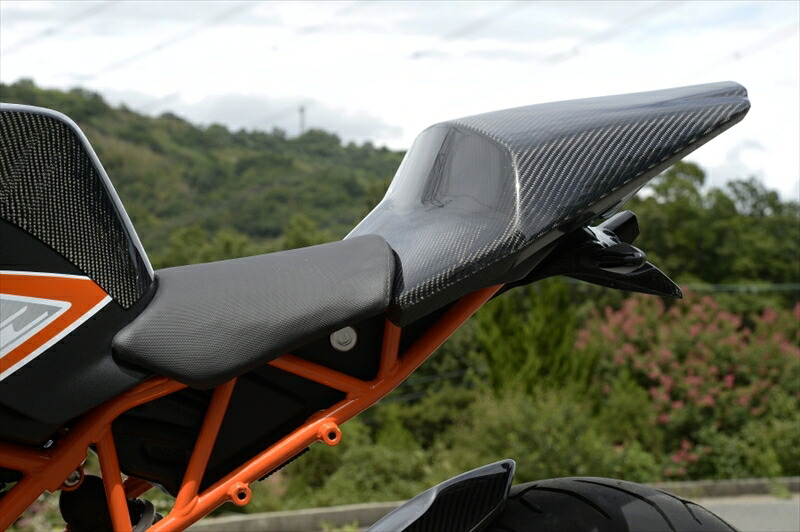 バイクパーツ 外装MOTO VELOCE(モトベローチェ) テールカウル 綾織カーボン D01-RC3914-340A4548916682256｜バイク・バイク用品はとやグループ