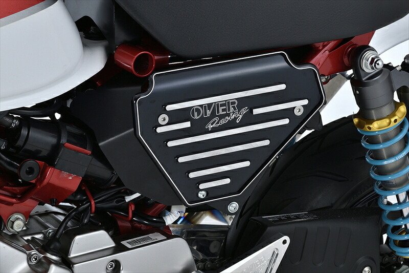 バイクパーツ 外装 OVER RACING(オーヴァーレーシング) サイドカバーL側 57-012-01L 4539770119095