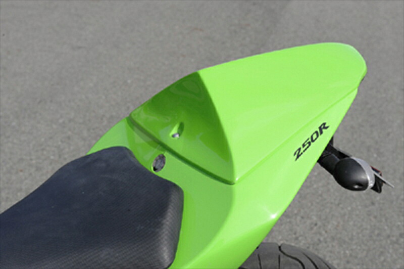 バイクパーツSAITANIYA FACTORY(サイタニヤファクトリー) タンデムシートカバー クロゲル 3KNJ25SS1-B4547567795551|バイク・バイク用品はとやグループ