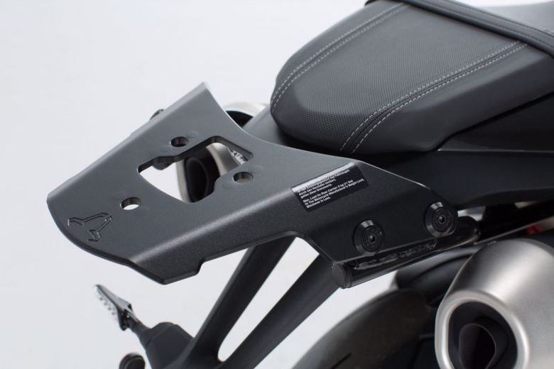 バイク用品 エスダブリューモーテック SWモーテック ALU-RACK(アルラック)BLK TRIUMPH SPEEDTRIPLES R 15- GPT1185415000/B 4538792039879