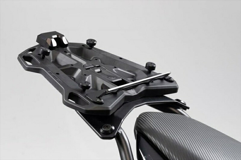 バイク用品 エスダブリューモーテック SWモーテック アダプタープレート BLK STEEL-RACK用 SHAD2(SH48 49 50 58X 59X)用GPT0015254800/B 4538792871073｜バイク・バイク用品はとやグループ