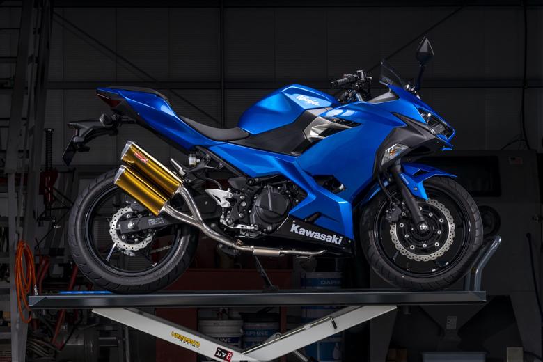バイク用品 マフラーヤマモトレーシング ヤマモト.R SPEC-A 2-1-2 TWIN ゴールド Ninja250 18-(2BK-EX250P)40255-52SAG 4521717301366｜バイク・バイク用品はとやグループ