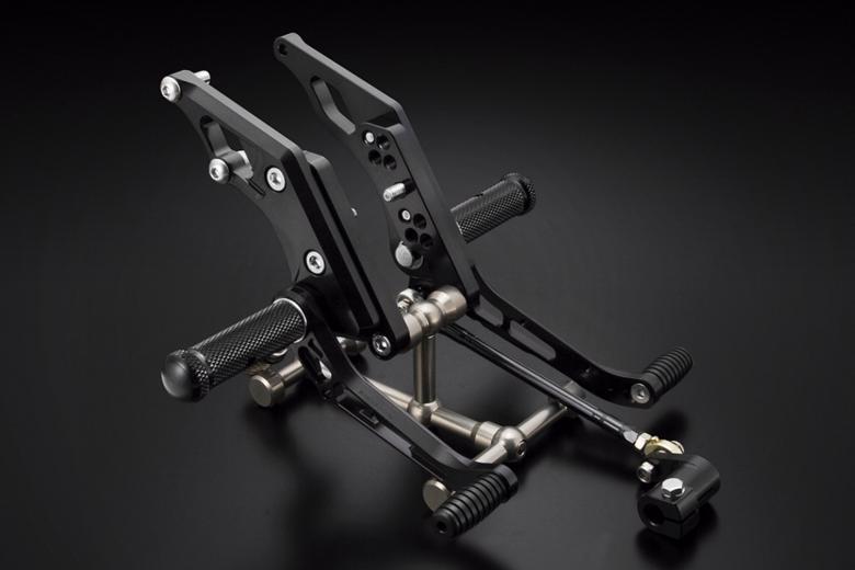 バイク用品 ステップ ステップ＆ステップボード＆タンデムキット K-FACTORY ライディングステップ スーパーブラック ZRX1200 -09 DAEG ケイファクトリー 103MZBR074R 取寄品