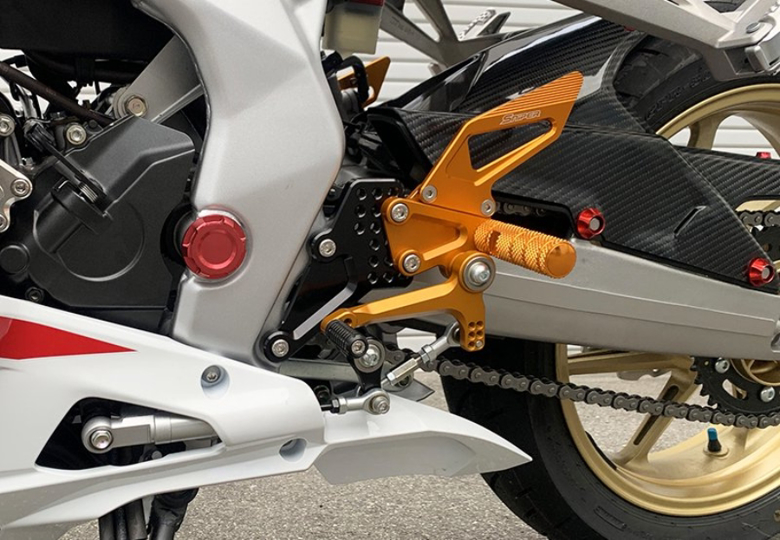 高質で安価 バイク用品 ステップsniper スナイパー バックステップ ゴールド Cbr250rr Mc51 クイックシフター装着車sp0114g 取寄品 セール 柔らかい Mffertilidademasculina Com Br