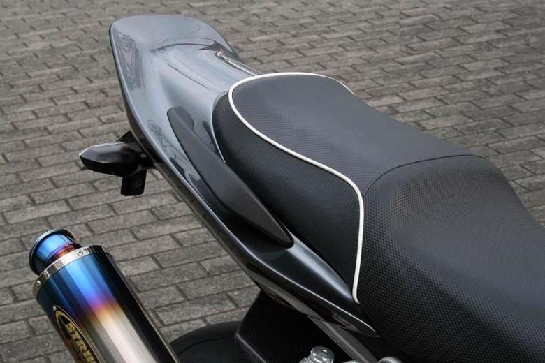 バイク用品 外装 STRIKER ストライカー SAD ワイドシートカウル 黒ゲル ZRX1200 DAEG 09- SAD-SC101B 4548916000647 29,209円