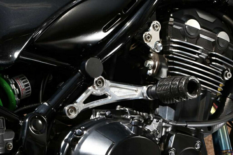 バイク用品外装ストライカーストライカービレットエンジンハンガーシリンダー側Z900RSCAFE18(シルバー)SS-EGH141R-SL4580363934403取寄品セール