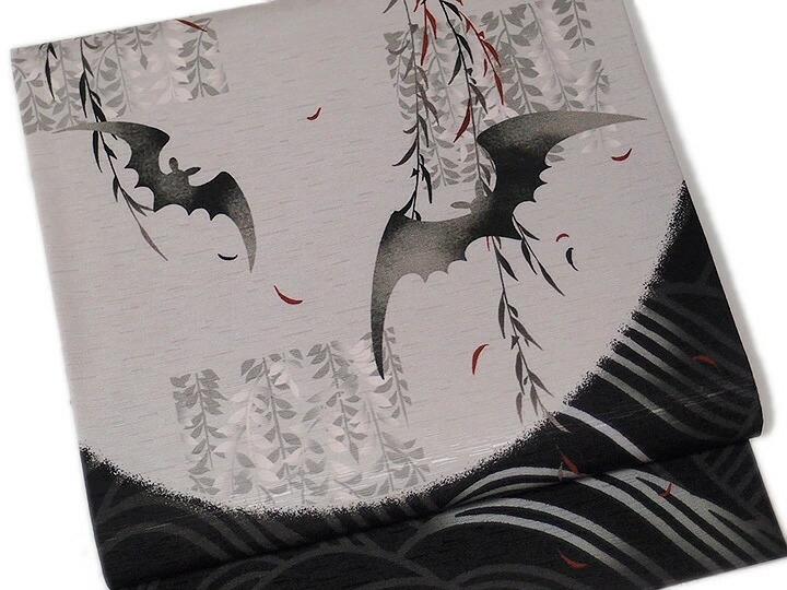 ☆美品 コウモリ柄 染め名古屋帯　黒　正絹 ☆美品 コウモリ柄 染め名古屋帯 黒 正絹