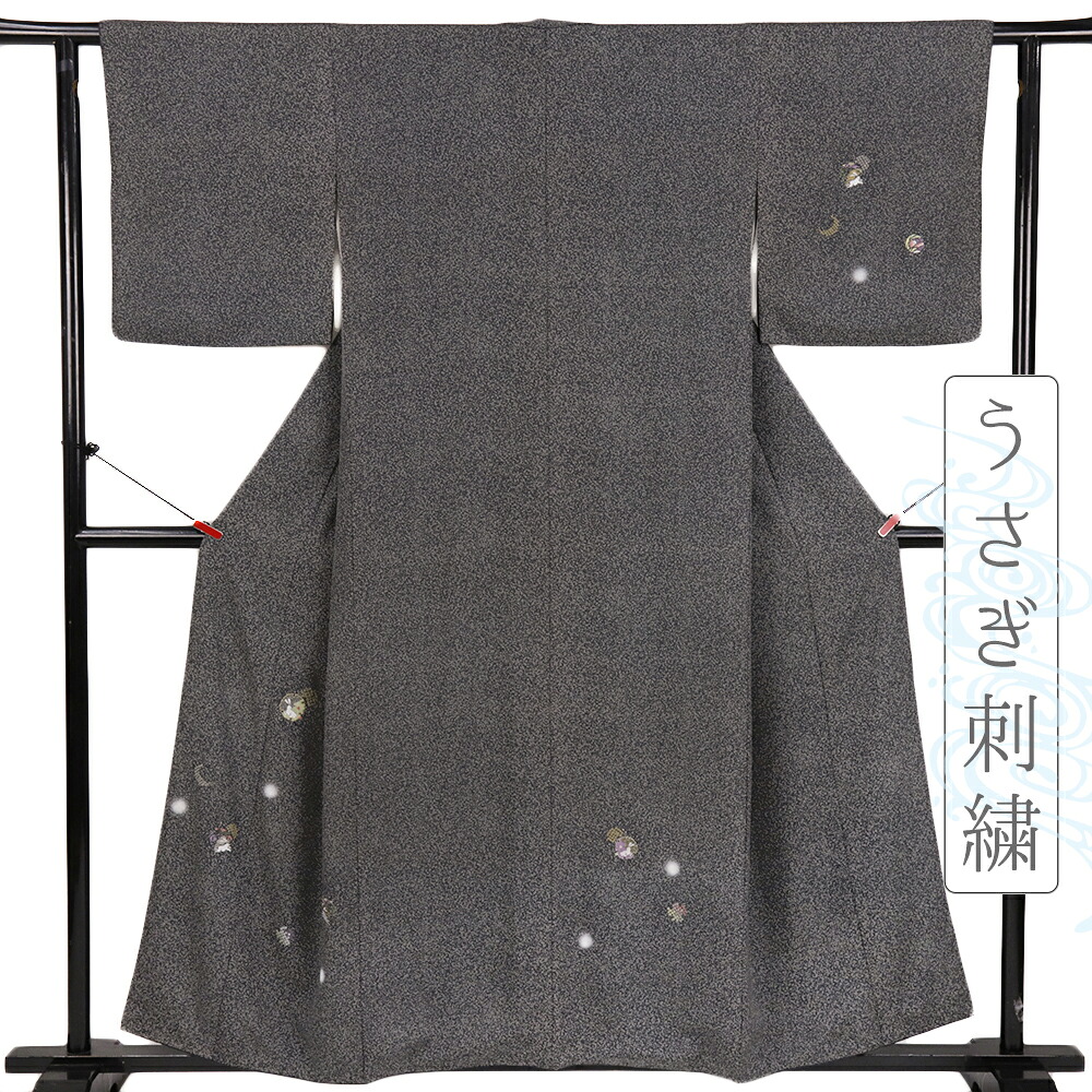 【 中古 】 訪問着 中古 リサイクル 753 うさぎ 月 天目染 刺繍 正絹 グレー 黒 白 蛍ぼかし 花の丸 身丈162cm 裄67cm Lサイズ 袷 お洒落 フォーマル 礼装用 結婚式 卒業式 入学式 No.i3-0694|はつはなづき
