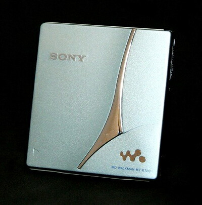 【中古】 SONY ソニー MZ-E720（L） 青味 ポータブルミニディスクプレーヤー MDLP相応う （携帯型MD電気蓄音機/MD生まれ変わり専用機/MDウォークマン）