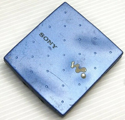 【中古】 SONY ソニー MZ-E909 青味 MDウォークマン (携帯型MD電気蓄音機) MDLP相応う