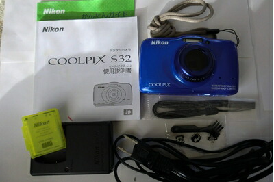 【中古】 Nikon デジタル写真機 S32 雨合羽 1300万絵素 青み S32BL