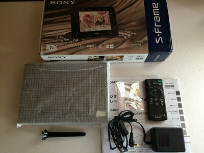 【中古】（新古品・未使用品） SONY デジタルフォトフレーム D720 クリスタル&ブラック DPF-D720/BU