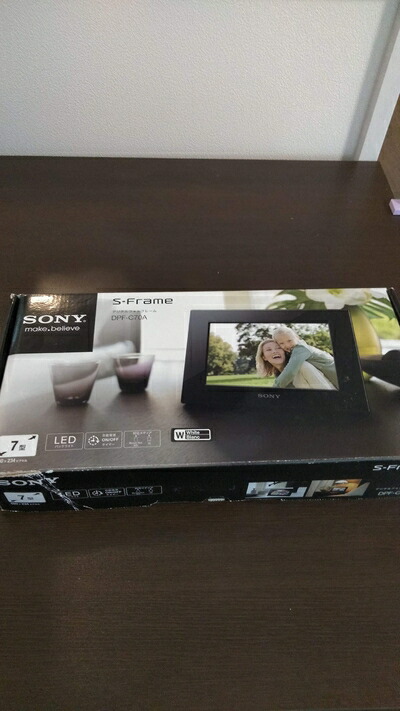 【中古】（新古品・未当て嵌める品） SONY デジタルフォトフレーム S-Frame C70A 7.0型 白いこと DPF-C70A/W デジタルフォトフレーム-TV・オーディオ・カメラ