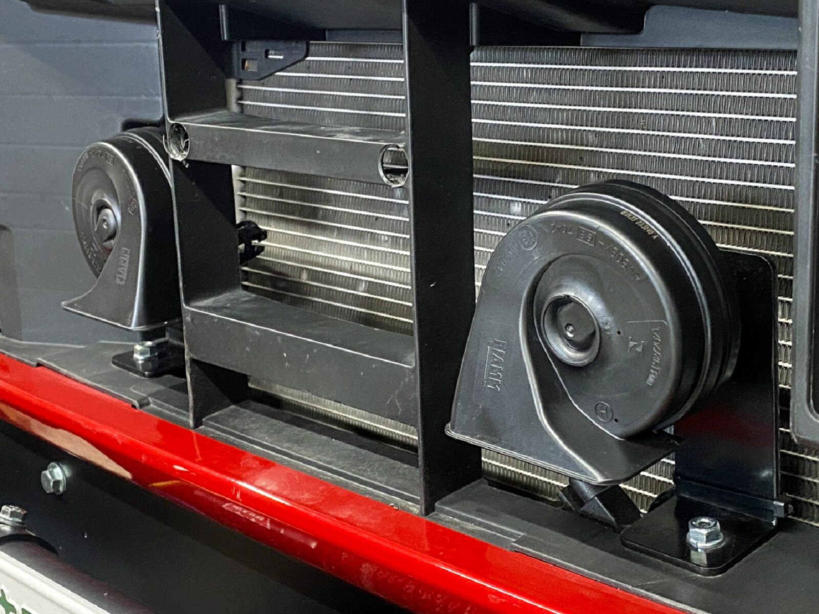 ハイブリッジファースト ジムニーＪＢ７４ スロットルコントローラー 楽天市場】【ジムニーJB74】スロットルコントローラー：自動電源ON