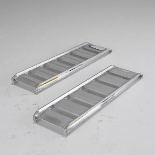 ALINCO(アルインコ) アルミブリッジ(2本1セット) SA123010 農業用 スタンダードタイプ 有効長1200mm 有効幅300mm 最大積載量質量1.0t/セット｜ホームセンターバロー　店 24,750円