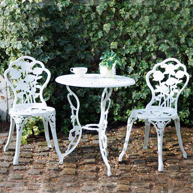札幌市北区【引取限定】ホワイト鋳鉄製ガーデンテーブルセット 札幌市北区【引取限定】ホワイト鋳鉄製ガーデンテーブルセット