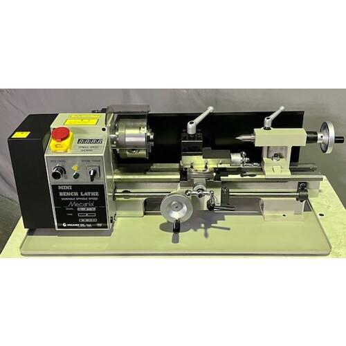 ■メカニクス 精密小型旋盤 L180V model 2(無段変速)本体セット〔品番:T0110012〕【6505866:0】[送料別途見積り][法人・事業所限定][外直送][店頭受取不可]