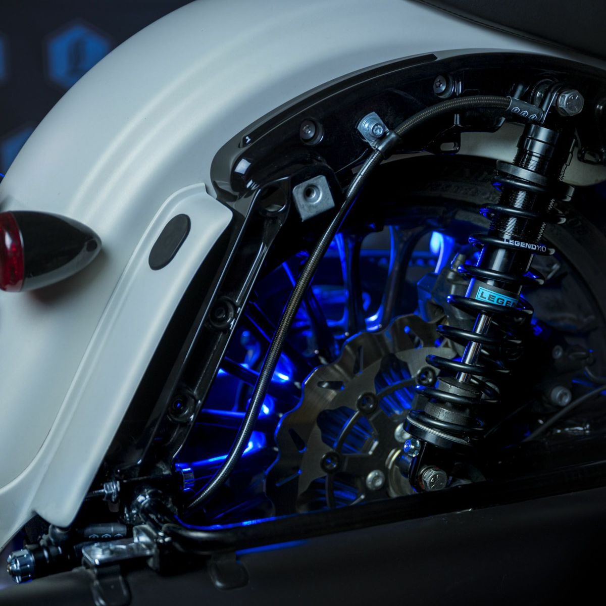 ハーレー 2009～2013 ツーリング REVO ARC リモートリザーバー付リアサスペンション 13インチ・スタンダード (ブラック) レジェンドサスペンション｜ワールドモーターライフ