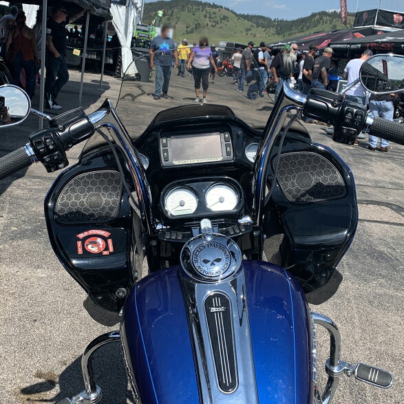 ハーレー ロードグライド 1-1/2インチ ポインテッドトップ・EZインストールハンドルバー 16インチトール/クローム 【Fat Baggers】816016｜ワールドモーターライフ