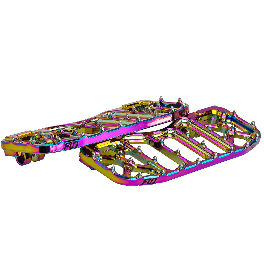 【FLO motorsports】V5 フロアボード ジェットフューエル 122-8153｜ワールドモーターライフ