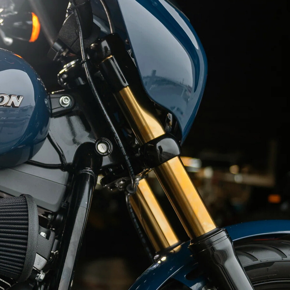 M8ソフテイル 49mmフォークチューブ ノーマル長 (ゴールド) Arlen Ness　121-004