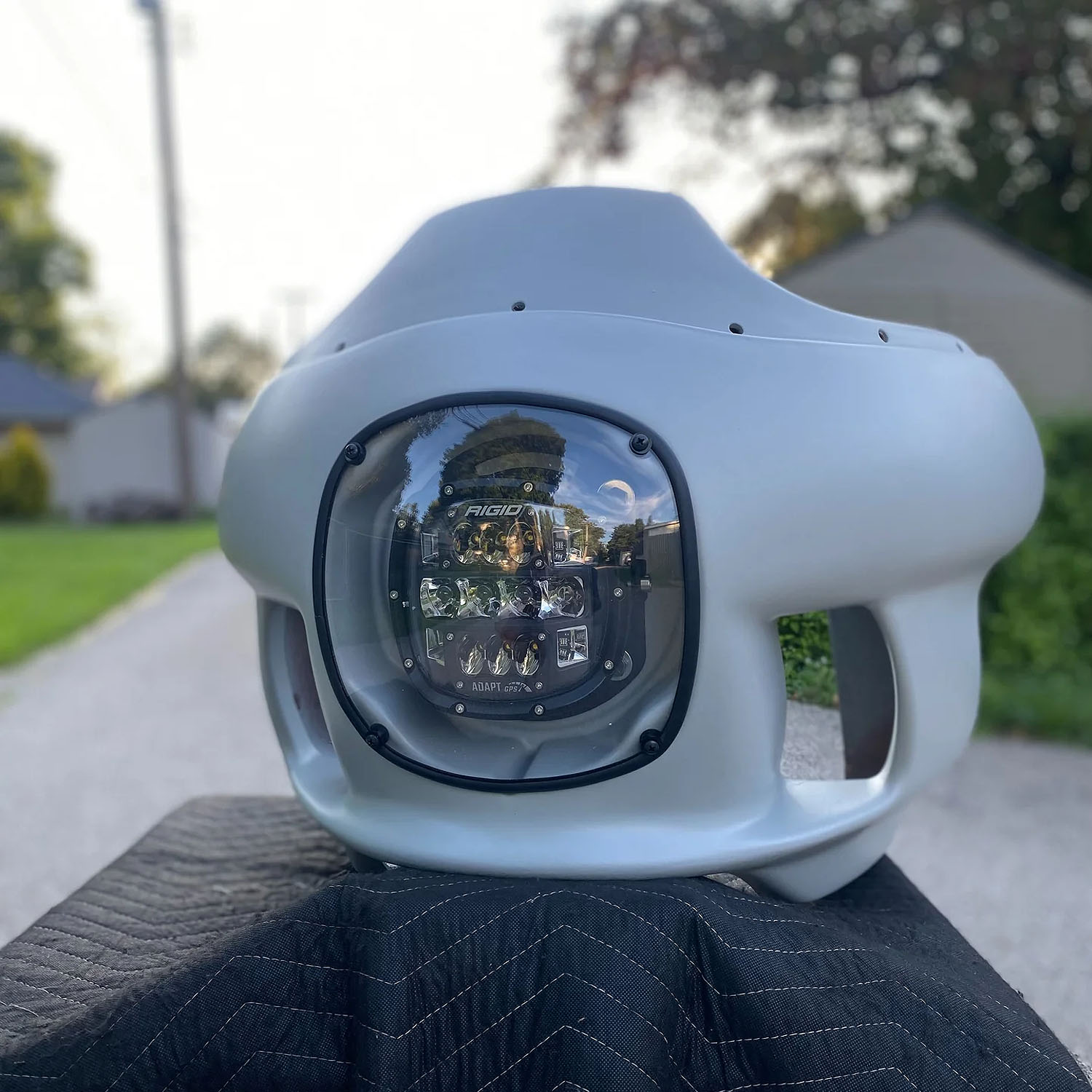 【KLEENMOTO】 RIGID ADAPT XP LEDヘッドライト 取り付けブラケット、ハーネスキット FXRPフェアリング用 M8ソフテイル 300414-FXRP-M8