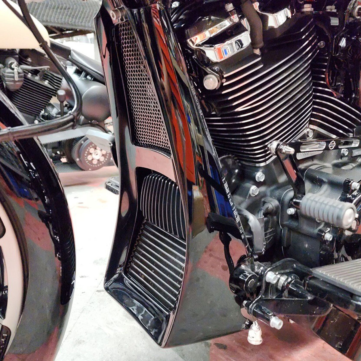 Paul Yaffe SWOOP チンスポイラー 【M8 トライク フリーホイーラー、ロードグライド3】SCS-TRIKE|ワールドモーターライフ