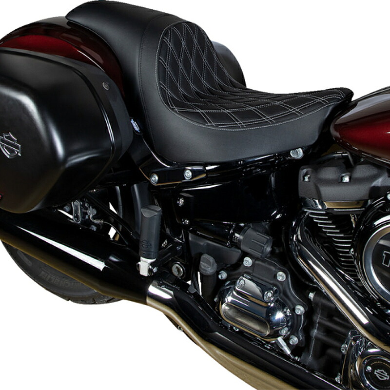 ローライダー/S/ST、スポーツグライド プレデター カスタムシート ダブルダイアモンドステッチ (シルバー) Drag Specialties　0802-1518