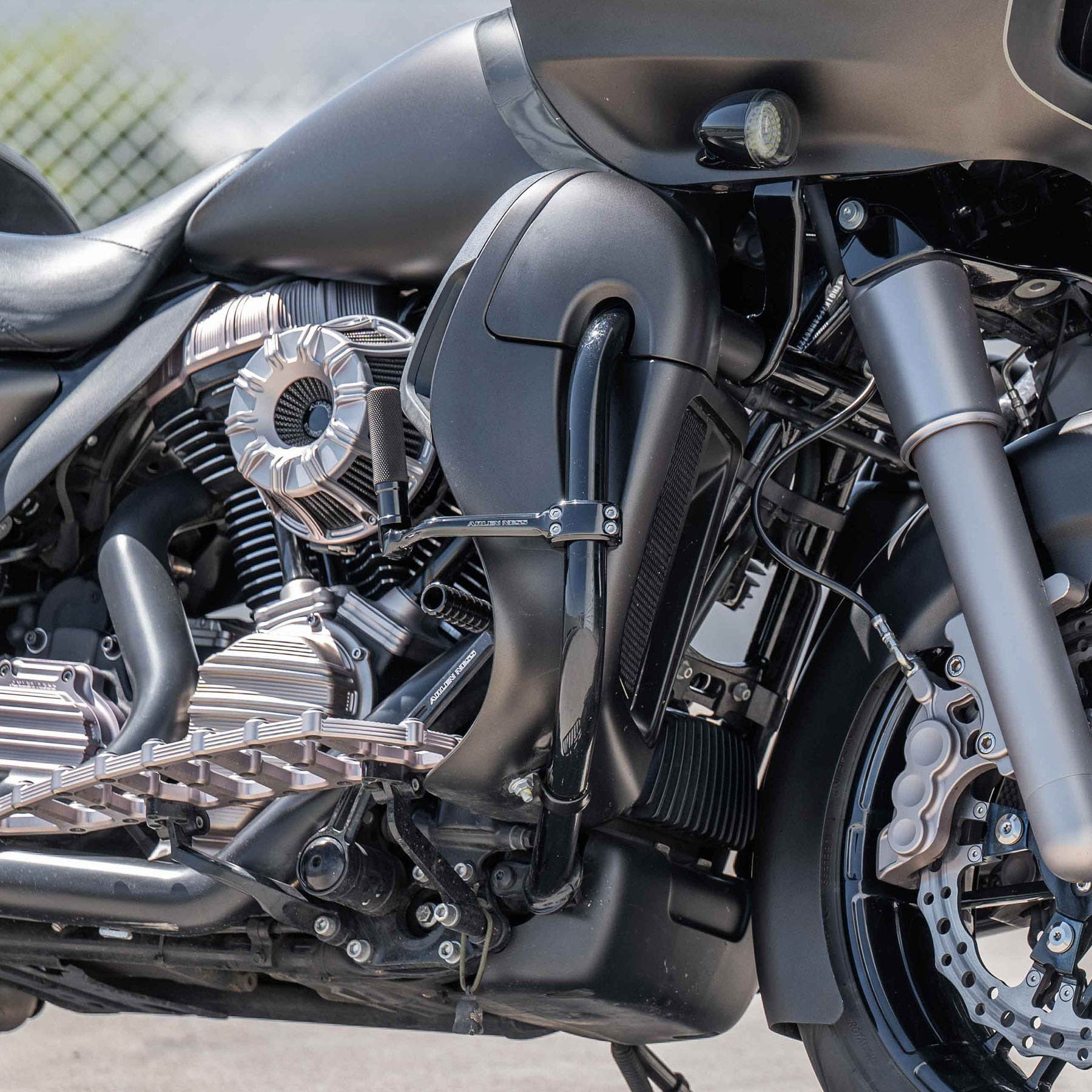 Arlen Ness 鍛造 ハイウェイペグセット (ブラック) 【スポーツスター、ダイナ、ソフテイル、ツーリング】