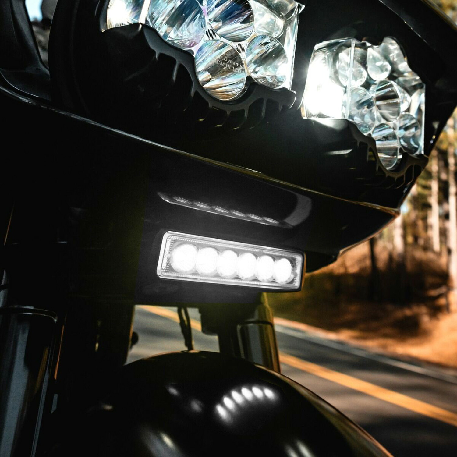 Custom Dynamics ロードグライド LEDドライビングライトバーキット (ホワイト)2040-3193