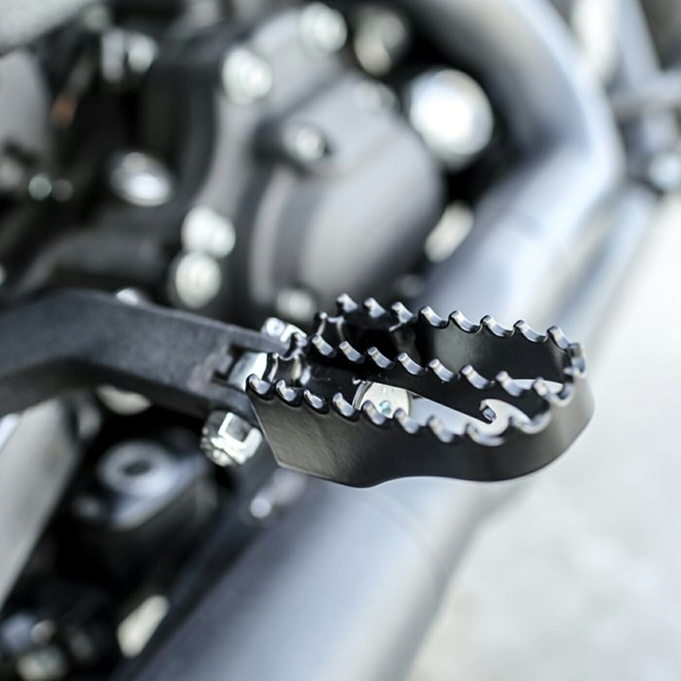 Burly Brand MXスタイル・ミニフットペグ【スポーツスター、ダイナ、ソフテイル】B13-1010B｜ワールドモーターライフ