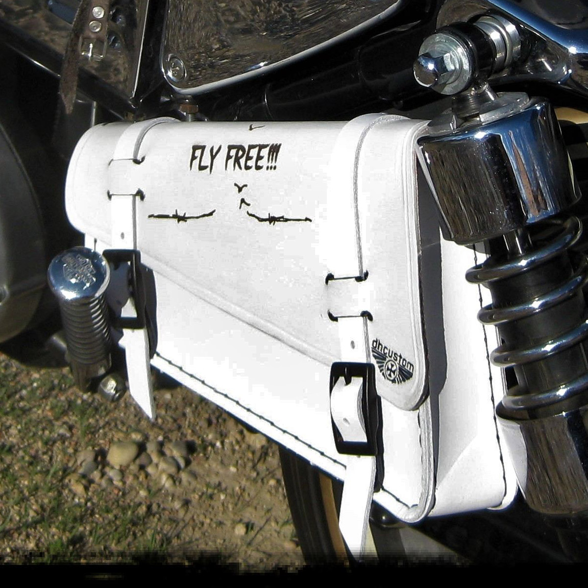 dhカスタム FLY FREE ミニサドルバッグ (ホワイト) Model A 【スポーツスター、ダイナ、ソフテイル】SB-FLYFREE-A