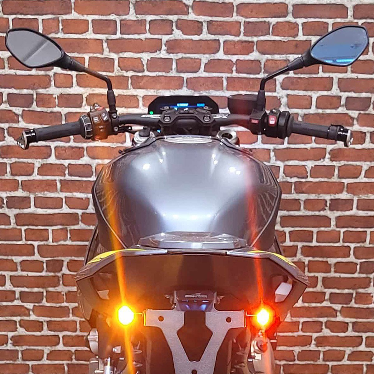 Kellermann スポット ハイエンデュランスATTO 尾灯/制動灯付ウィンカー (マットブラック/クリア)|ワールドモーターライフ