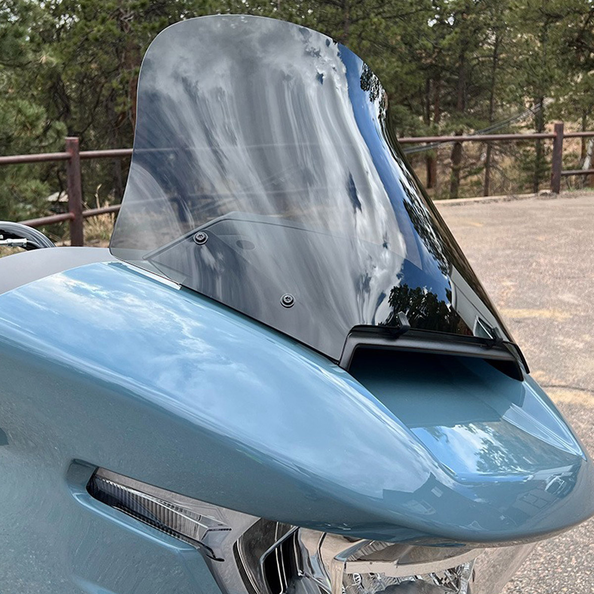 2024以降 ロードグライド、2023以降 CVOロードグライド/ST 15インチ・ウィンドシールド Freedom Shields