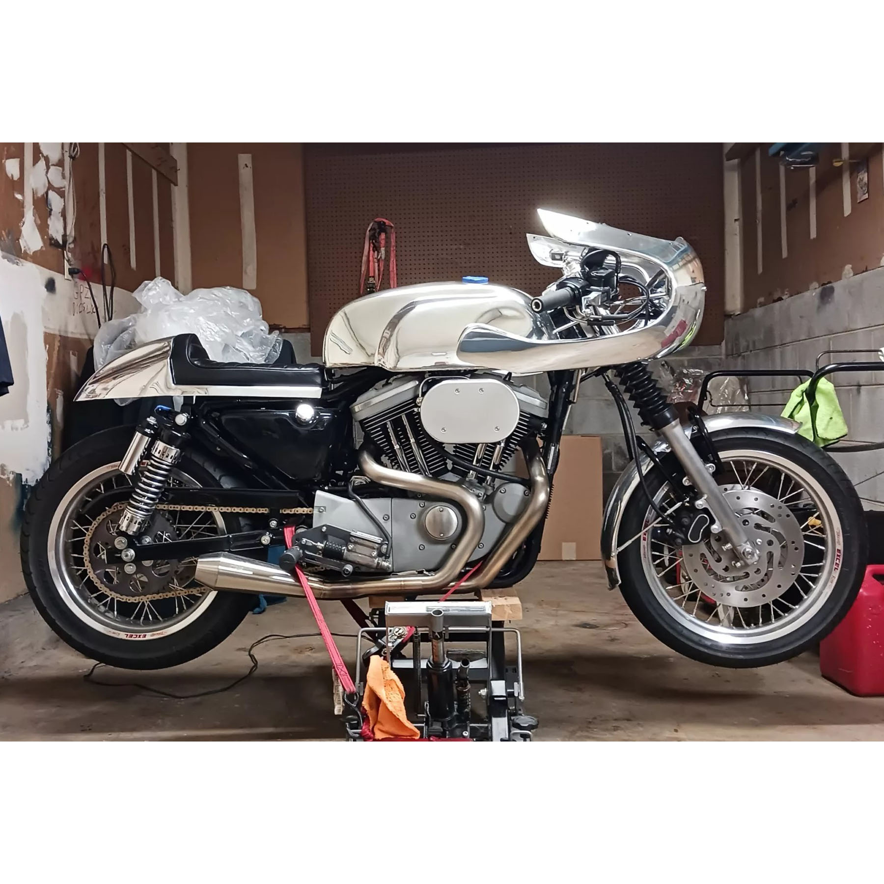 OMEGA RACER Norton ポリッシュアルミ・タンク (クリップオンヘコミ付) 2007以降XLスポーツスター