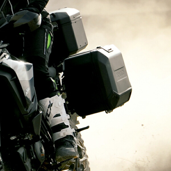 SHAD TR47B TERRA アルミサイドケース 左用 47L (ブラック)26768816