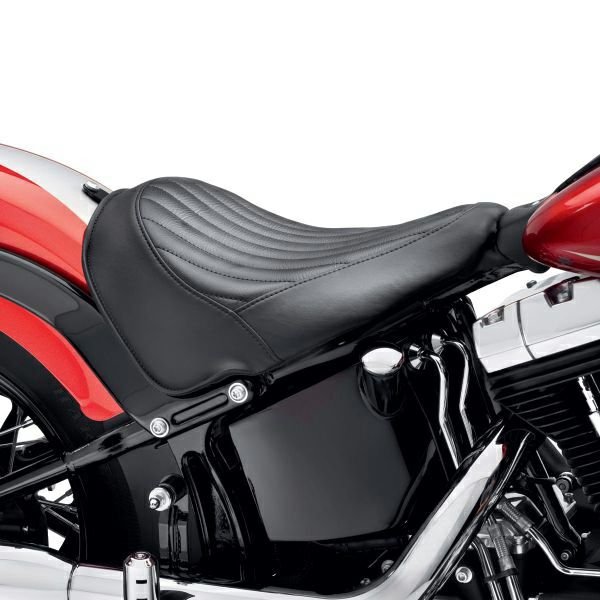 ハーレー純正 Tuck & Roll・ソロシート 2011～2013 FXS 52000031A