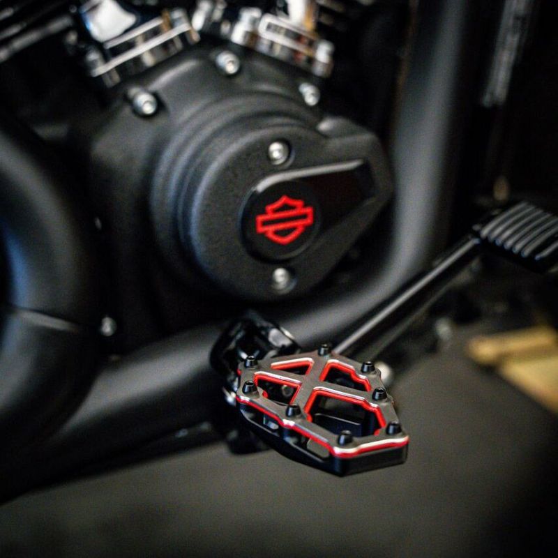 コドリン NXL レッドライン・ミッドコントロール用フットペグ M8ソフテイル
