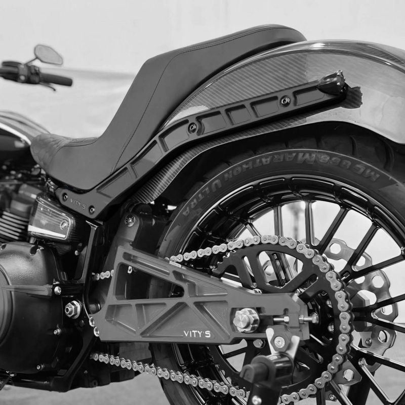 M8ローライダー/S/ST リアフェンダー マウント ストラット ブラック Vitys Design （ビティーズデザイン）