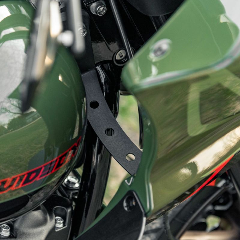 ローライダーST ステルス フェアリングサポートブラケット キラーカスタム｜ワールドモーターライフ 26,458円