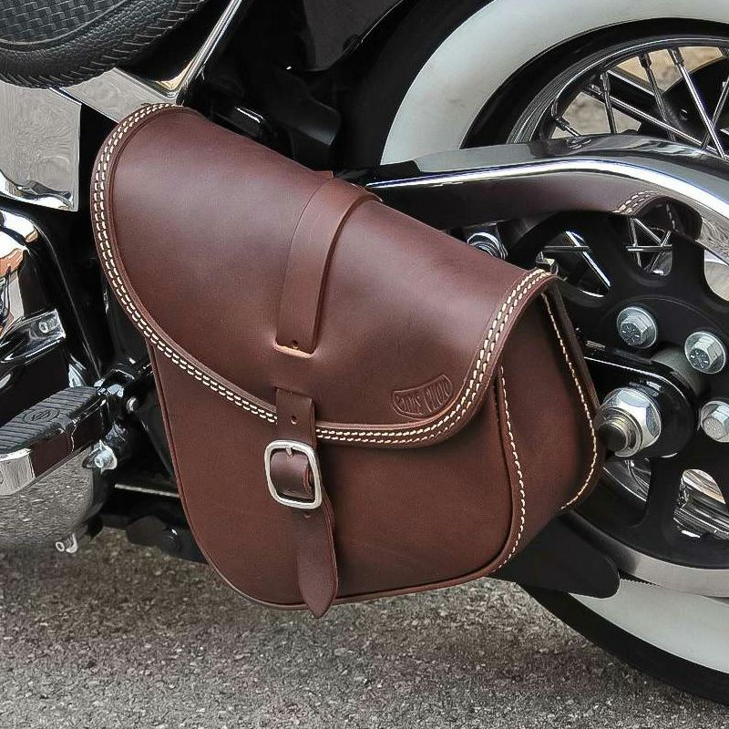 エンズクオイオ BOB レザー スイングアームバッグ 7L (ダークブラウン) TCソフテイル｜ワールドモーターライフ 36,104円