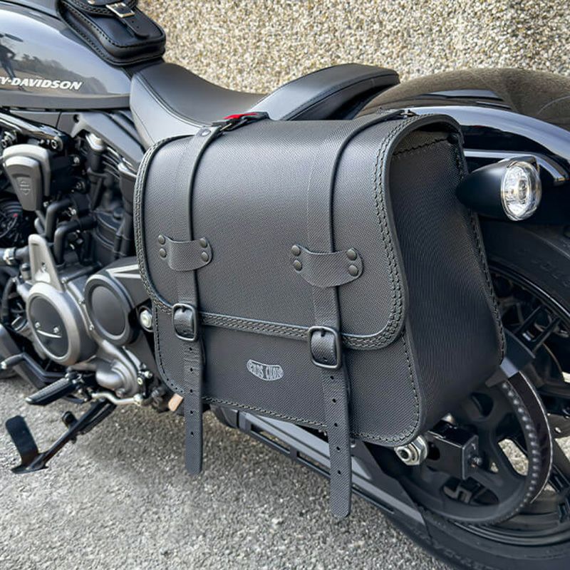 エンズクオイオ Rev Rap レザーサドルバッグ 16.5L (ブラック) ナイトスター｜ワールドモーターライフ