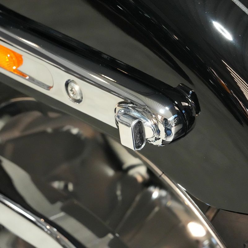 FXSB ストラット ストライプ LED 3in1 テールライト一体型ウインカー ポリッシュ THUNDER BIKE（サンダーバイク）