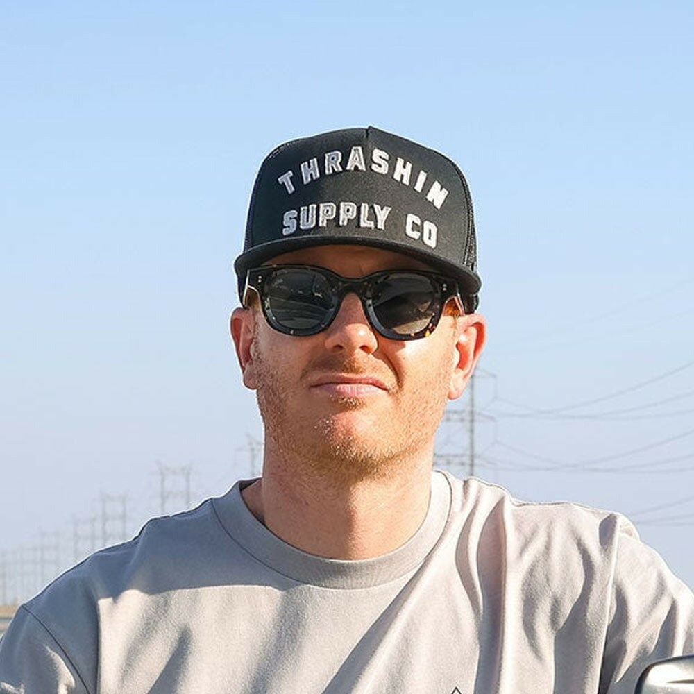 Thrashin Supply Foundation Trucker スナップバック キャップ ブラック