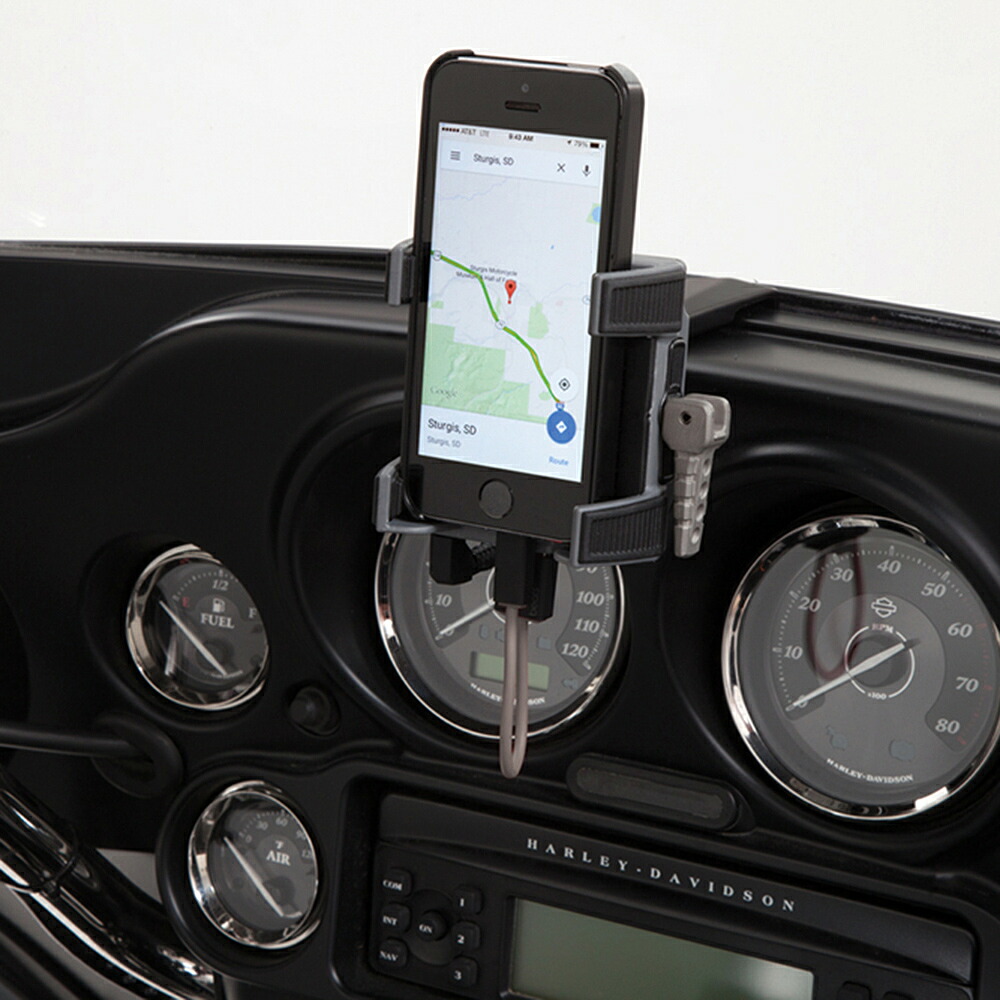 【CIRO】プレミアム・充電機能付スマートホンホルダー フェアリングマウント付 2014～ FLHT、FLHX C50217｜ワールドモーターライフ