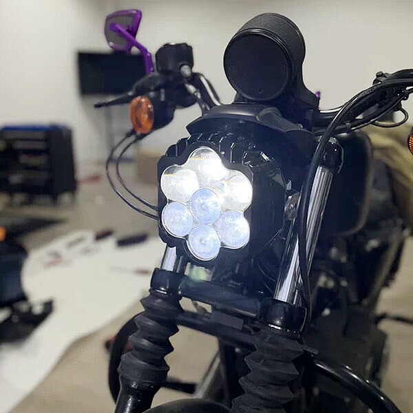 スポーツスター、ダイナ シャークスタイル LEDヘッドランプ 43,269円