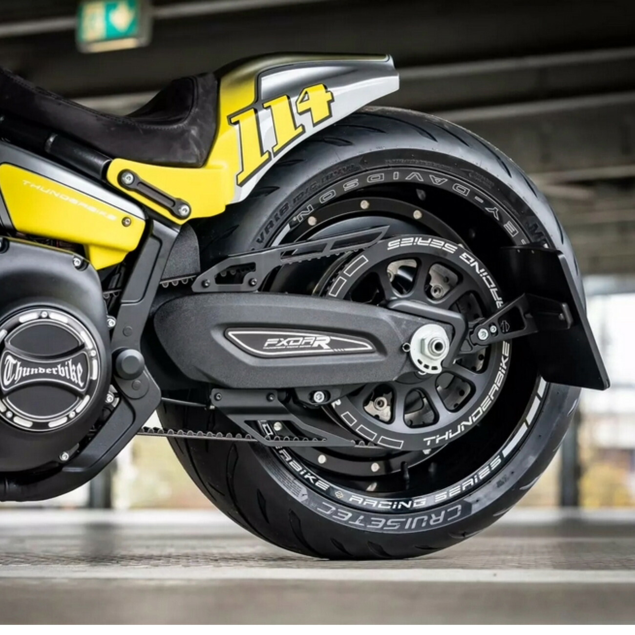 Thunderbike Medium Pro Alu サイドナンバープレートブラケット マットブラック FXDRS｜ワールドモーターライフ